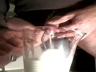 Γάλα διείσδυση σε πέτρος και σπέρμα