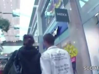 Muda warga czech remaja fucked dalam mall untuk wang oleh 2 warga german kanak-kanak lelaki